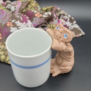 Vintage 1982‐83 E.T. the Extraterrestrial Avon Porcelain Figurine Cup